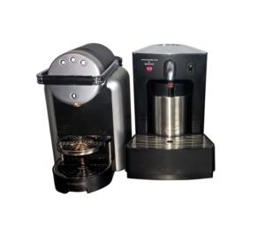 Nespresso apparaat met losse melkopschuimer